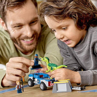 «Конструктор LEGO Juniors Грузовик спасателей для перевозки раптора 85 деталей (10757)», бренда LEGO - фото №4 - миниатюра