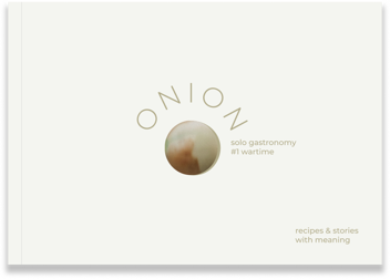 Бумажная книга «ONION: solo gastronomy. #1wartime. Conceptual Cookbook» - фото №1 - миниатюра
