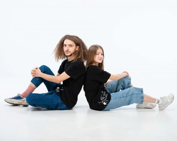 «Футболка Handcrafts by orphans Девушка с пазлом Черная М», бренда Handcrafts by Orphans - фото №6 - миниатюра
