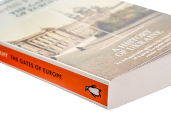 Бумажная книга «The Gates of Europe. A History of Ukraine», автор Сергей Плохий - фото №3 - миниатюра