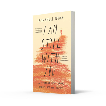 Бумажная книга «I Am Still With You. A Reckoning with Silence, Inheritance and History», автор Эммануэль Идума - фото №2 - миниатюра