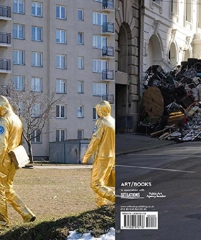 Бумажная книга «Public Art (Now). Out of Time, Out of Place», автор Клэр Доэрти - фото №2 - миниатюра