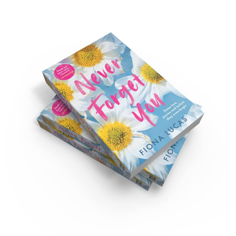 Бумажная книга «Never Forget You», автор Фиона Лукас - фото №2 - миниатюра
