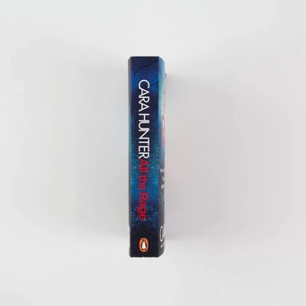 Паперова книга «All the Rage», автор Кара Хантер - фото №3 - мініатюра
