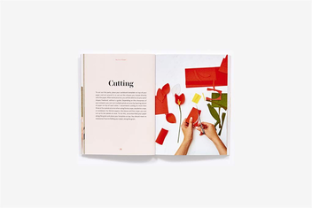 Бумажная книга «Build a Flower. A Beginner's Guide to Paper Flowers», автор Люсия Бальказар - фото №3 - миниатюра