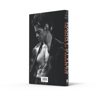 Бумажная книга «Harry Styles. The Making of a Modern Man», автор Шон Смит - фото №3 - миниатюра