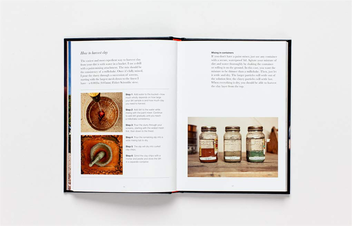 Паперова книга «Dorodango. The Japanese Art of Making Mud Balls», автор Брюс Гарднер - фото №4 - мініатюра