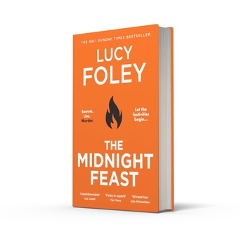 Бумажная книга «The Midnight Feast», автор Люси Фоли - фото №2 - миниатюра