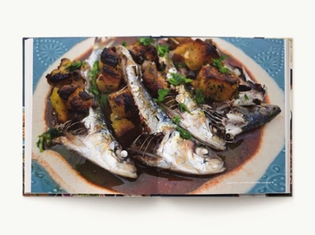 Бумажная книга «The Simcha Cookbook», автор Ави Шемтов - фото №3 - миниатюра