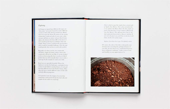 Паперова книга «Dorodango. The Japanese Art of Making Mud Balls», автор Брюс Гарднер - фото №5 - мініатюра