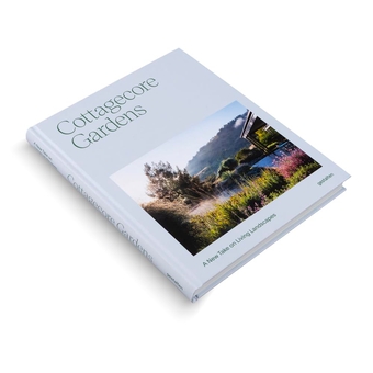 Бумажная книга «Cottagecore Gardens. A New Take on Living Landscapes» - фото №3 - миниатюра