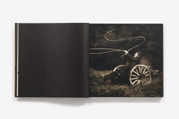 Бумажная книга «Tom Waits by Matt Mahurin», автор Мэтт Мэхурин - фото №7 - миниатюра