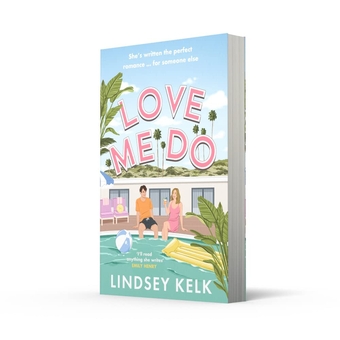 Бумажная книга «Love Me Do», автор Линдси Келк - фото №2 - миниатюра