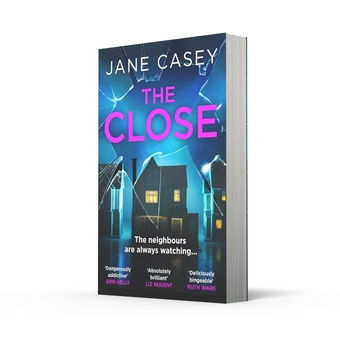 Бумажная книга «The Close», автор Джейн Кейси - фото №2 - миниатюра