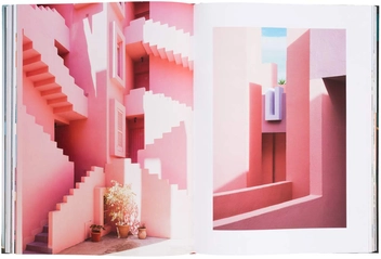 Бумажная книга «Ricardo Bofill. Visions of Architecture», авторов Рикардо Бофилл, Пабло Бофилл - фото №3 - миниатюра