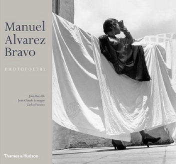 Паперова книга «Manuel Alvarez Bravo. Photopoetry », автор Жан-Клод Леманьї - фото №1 - мініатюра