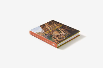 Бумажная книга «Fifty Places to Rock Climb Before You Die: Rock Climbing Experts Share the World's Greatest Destinations», автор Крис Сантелла - фото №3 - миниатюра