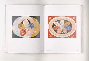 Паперова книга «Hilma af Klint. Catalogue Raisonne volume II. Paintings for the Temple» - фото №8 - мініатюра