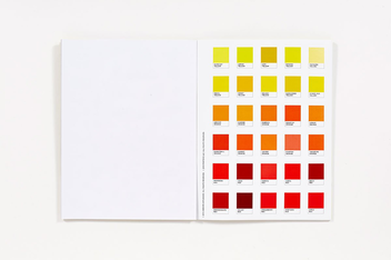 Паперова книга «Pantone: Sticker Book with Posters» - фото №3 - мініатюра