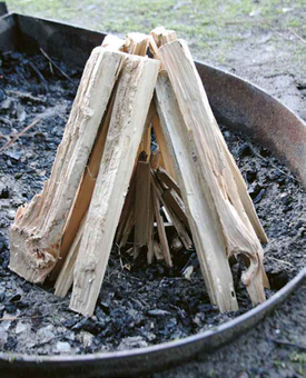 Паперова книга «Handy Dad in the Great Outdoors. More Than 30 Super-Cool Projects and Activities for Dads and Kids» - фото №2 - мініатюра