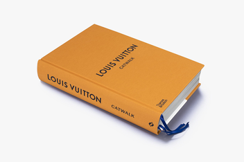 Бумажная книга «Louis Vuitton Catwalk. The Complete Fashion Collections », автор Луиза Риттер - фото №2 - миниатюра