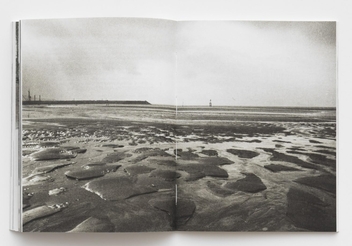 Бумажная книга «The Places of Marguerite Duras», автор Маргерит Дюрас - фото №6 - миниатюра