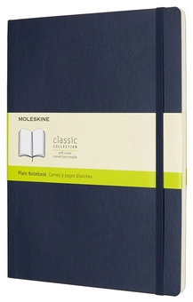 «Блокнот Moleskine Classic большой нелинованный сапфир (QP623B20)», бренда Moleskine - фото №1 - миниатюра