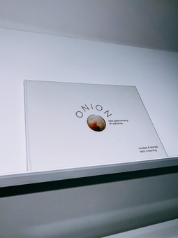 Бумажная книга «ONION: solo gastronomy. #1wartime. Conceptual Cookbook» - фото №2 - миниатюра