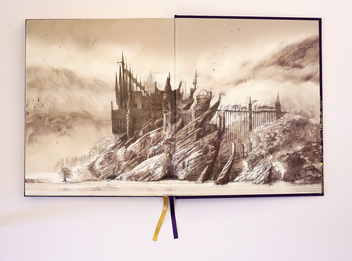 Бумажная книга «Harry Potter and the Philosopher’s Stone. Deluxe Illustrated Slipcase Edition », автор Джоан Роулинг - фото №9 - миниатюра