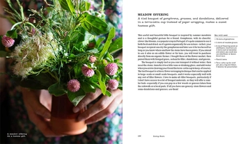 Бумажная книга «Field, Flower, Vase: Arranging and Crafting with Seasonal and Wild Blooms», автор Челси Фусс - фото №5 - миниатюра