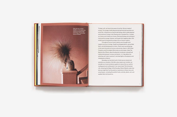 Бумажная книга «Plant Tribe: Living Happily Ever After with Plants», авторов Игорь Йосифович, Джудит де Грааф - фото №6 - миниатюра