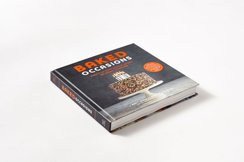 Бумажная книга «Baked Occasions. Desserts for Leisure Activities, Holidays, and Informal Celebrations», автор Мэтт Льюис - фото №2 - миниатюра