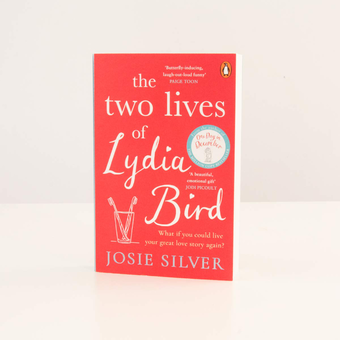 Бумажная книга «The Two Lives of Lydia Bird», автор Джози Силвер - фото №3 - миниатюра