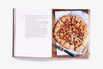 Бумажная книга «The Foreign Cinema Cookbook. Recipes and Stories Under the Stars», автор Гейл Пири - фото №3 - миниатюра