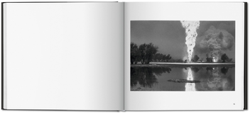 Бумажная книга «Sebastião Salgado. Kuwait, A Desert on Fire», автор Себастьян Сальгадо - фото №8 - миниатюра