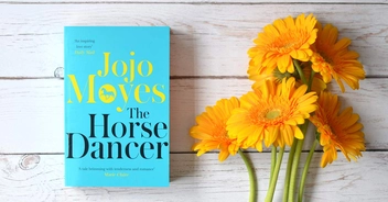 Паперова книга «The Horse Dancer», автор Джоджо Мойєс - фото №3 - мініатюра