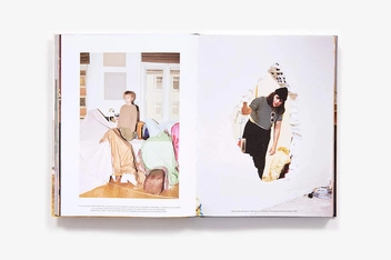 Паперова книга «The World of Apartamento: ten years of everyday life interiors», авторів Начо Алегре, Омар Соса - фото №9 - мініатюра