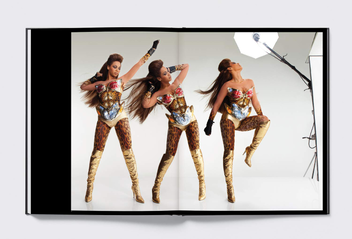 Бумажная книга «Thierry Mugler. Couturissime», автор Тьерри-Максим Лорио - фото №9 - миниатюра