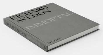Книга «Richard Avedon. Immortal» – , купить по цене 4776 на