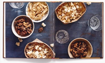Бумажная книга «The Crown Maple Guide to Maple Syrup. How to Tap and Cook with Nature's Original Sweetener», автор Робб Тернер - фото №3 - миниатюра