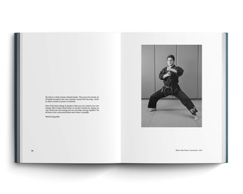 Бумажная книга «Eye to Eye. Portraits of Lesbians » - фото №2 - миниатюра