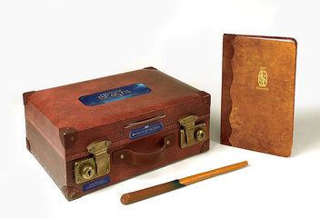Бумажная книга «Fantastic Beasts. The Magizoologist's Discovery Case», автор Дональд Лемке - фото №1 - миниатюра
