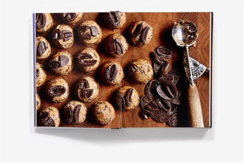 Бумажная книга «Artful Baker. Extraordinary Desserts From an Obsessive Home Baker», автор Дженк Сонмезой - фото №11 - миниатюра