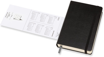  «Ежедневник карманный Moleskine 2022 Черный (DHB12DC2Y22)», бренда Moleskine - фото №2 - миниатюра