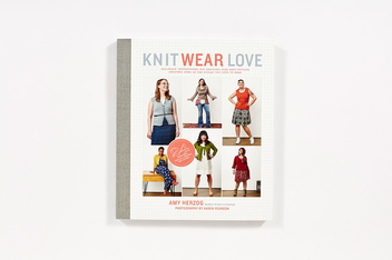 Бумажная книга «Knit Wear Love: Foolproof Instructions for Knitting Your Best-Fitting Sweaters Ever in the Styles You Love to Wear», автор Эми Херцог - фото №4 - миниатюра
