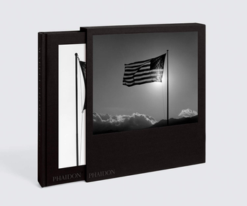Бумажная книга «Robert Mapplethorpe» - фото №2 - миниатюра