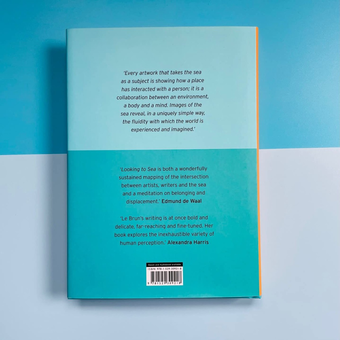 Бумажная книга «Looking to Sea. Britain Through the Eyes of its Artists», автор Лили ле Бран - фото №3 - миниатюра