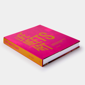 Бумажная книга «Life Meets Art: Inside the Homes of the World's Most Creative People» - фото №3 - миниатюра