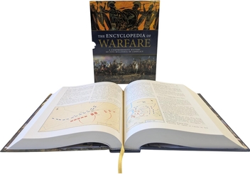Бумажная книга «The Encyclopedia of Warfare» - фото №2 - миниатюра