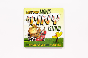 Бумажная книга «McToad Mows Tiny Island», автор Том Англебергер - фото №8 - миниатюра